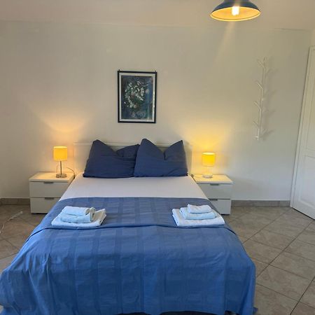 Mediterranes Ferienhaus M. Terrasse Veli Lošinj Exterior foto