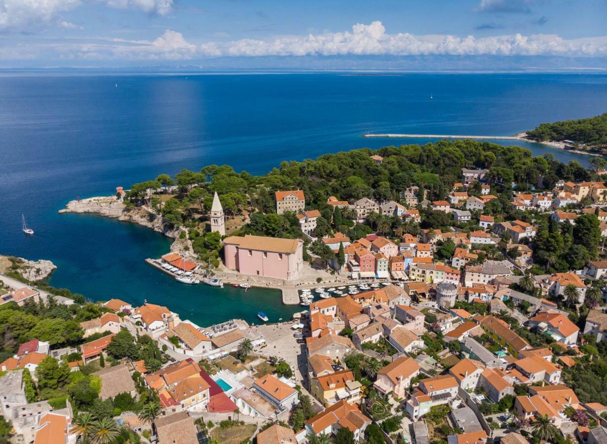 Mediterranes Ferienhaus M. Terrasse Veli Lošinj Exterior foto